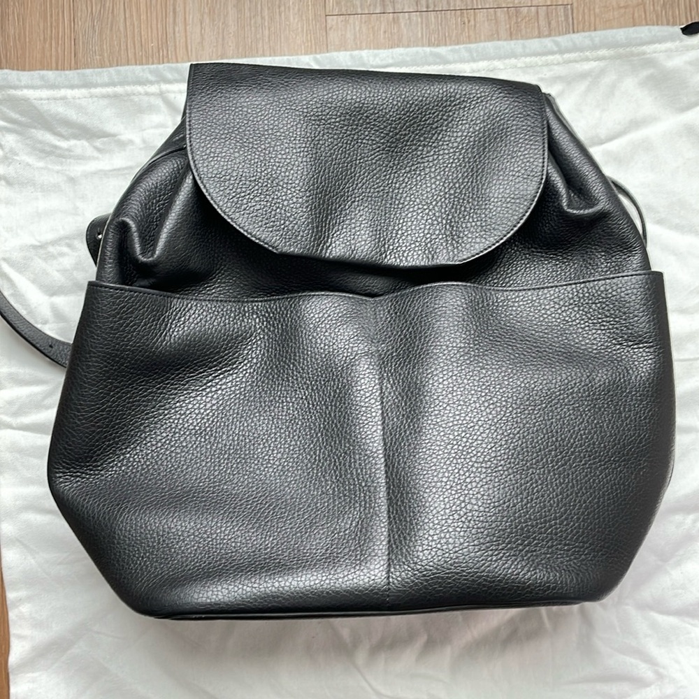 Cuyana Classic Black Backpack - Picture 2 of 8